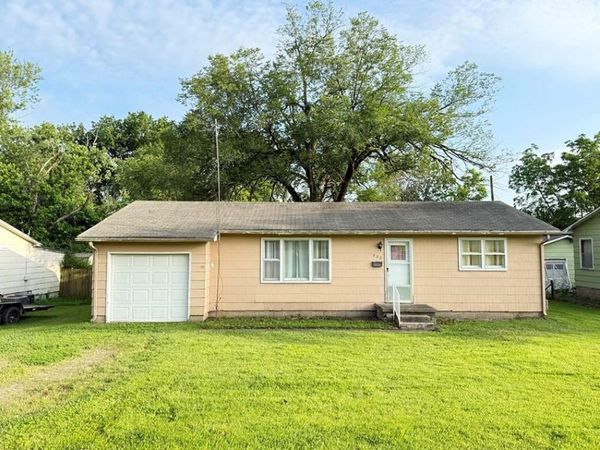 322 W Lafayette Street, El Dorado Springs, MO 64744