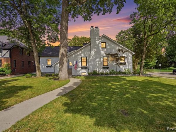 93 Oakdale Boulevard, Pleasant Ridge, MI 48069
