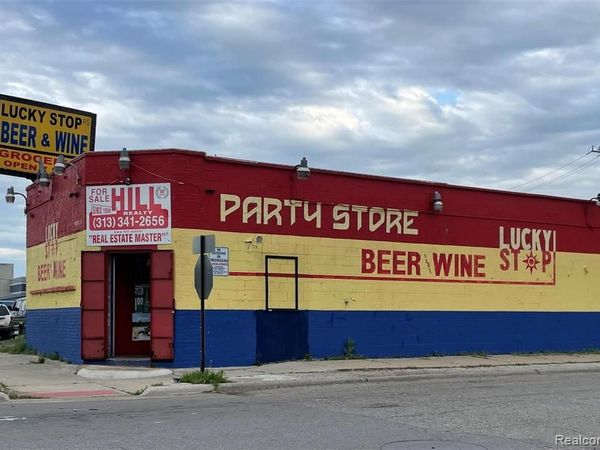 8065 W 8 Mile Road , Detroit, MI 48221