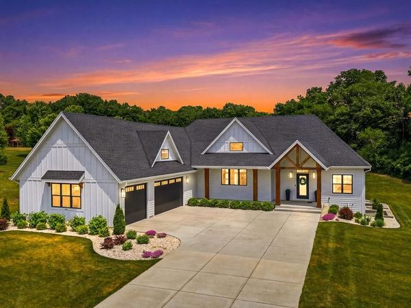 3864 Hickory Hill PARKWAY W, Hubertus, WI 53033