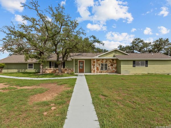 224 LOWER CRABAPPLE RD, Fredericksburg, TX 78624