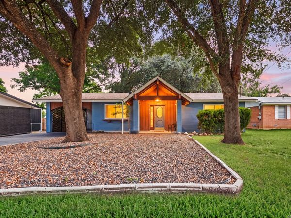 447 Lockener, New Braunfels, TX 78130