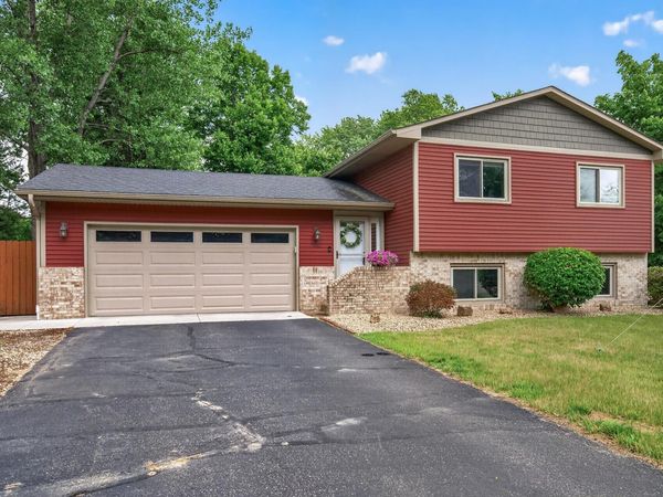 7062 2nd Avenue , Lino Lakes, MN 55014