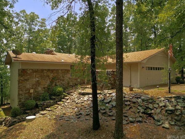 215 Pine Hill Rd, Fairfield Bay, AR 72088