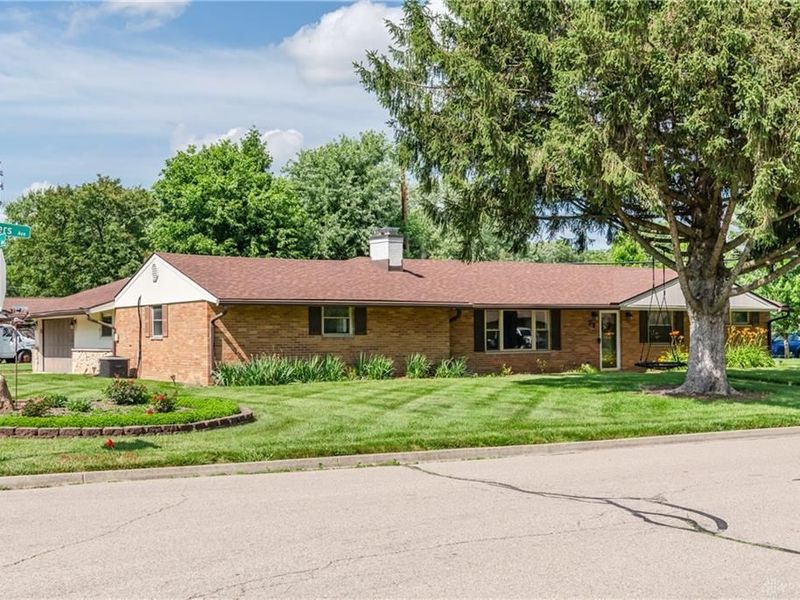 77 Lammers Avenue, Washington Township, OH 45459 Photo 2