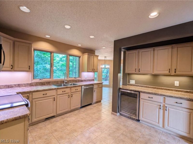 7550 James Drive, North Royalton, OH 44133 Photo 11