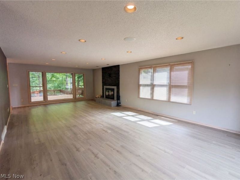 7550 James Drive, North Royalton, OH 44133 Photo 3