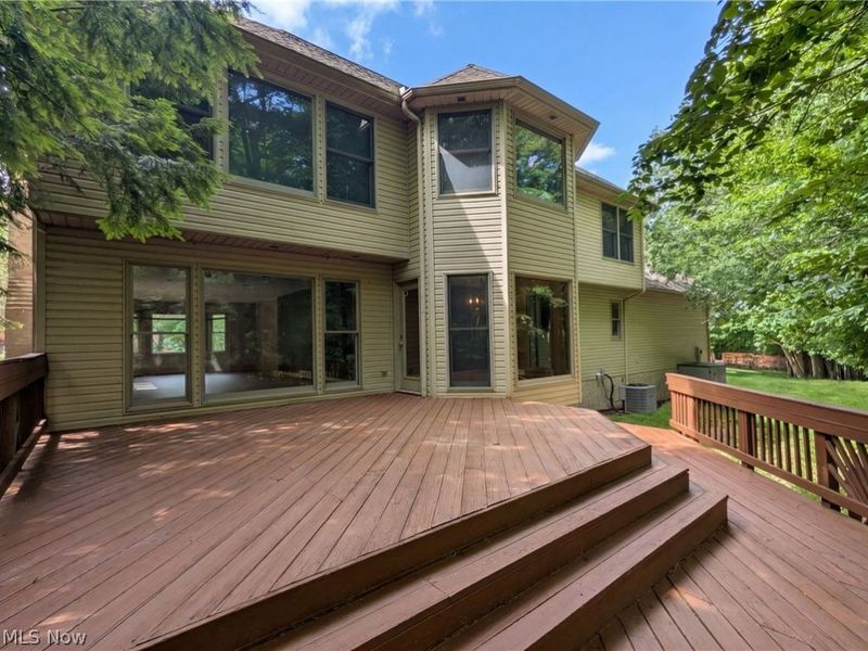 7550 James Drive, North Royalton, OH 44133 Photo 5