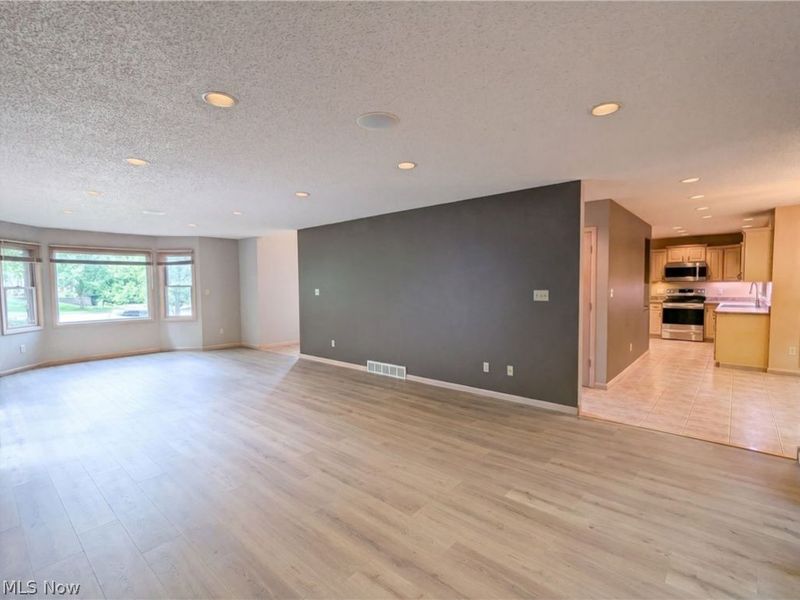 7550 James Drive, North Royalton, OH 44133 Photo 9