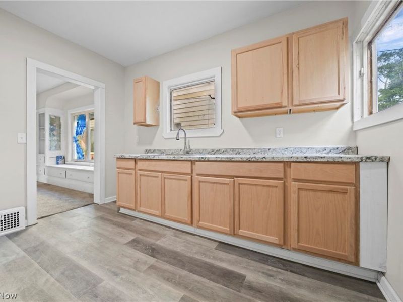 12617 Imperial Avenue, Cleveland, OH 44120 Photo 7