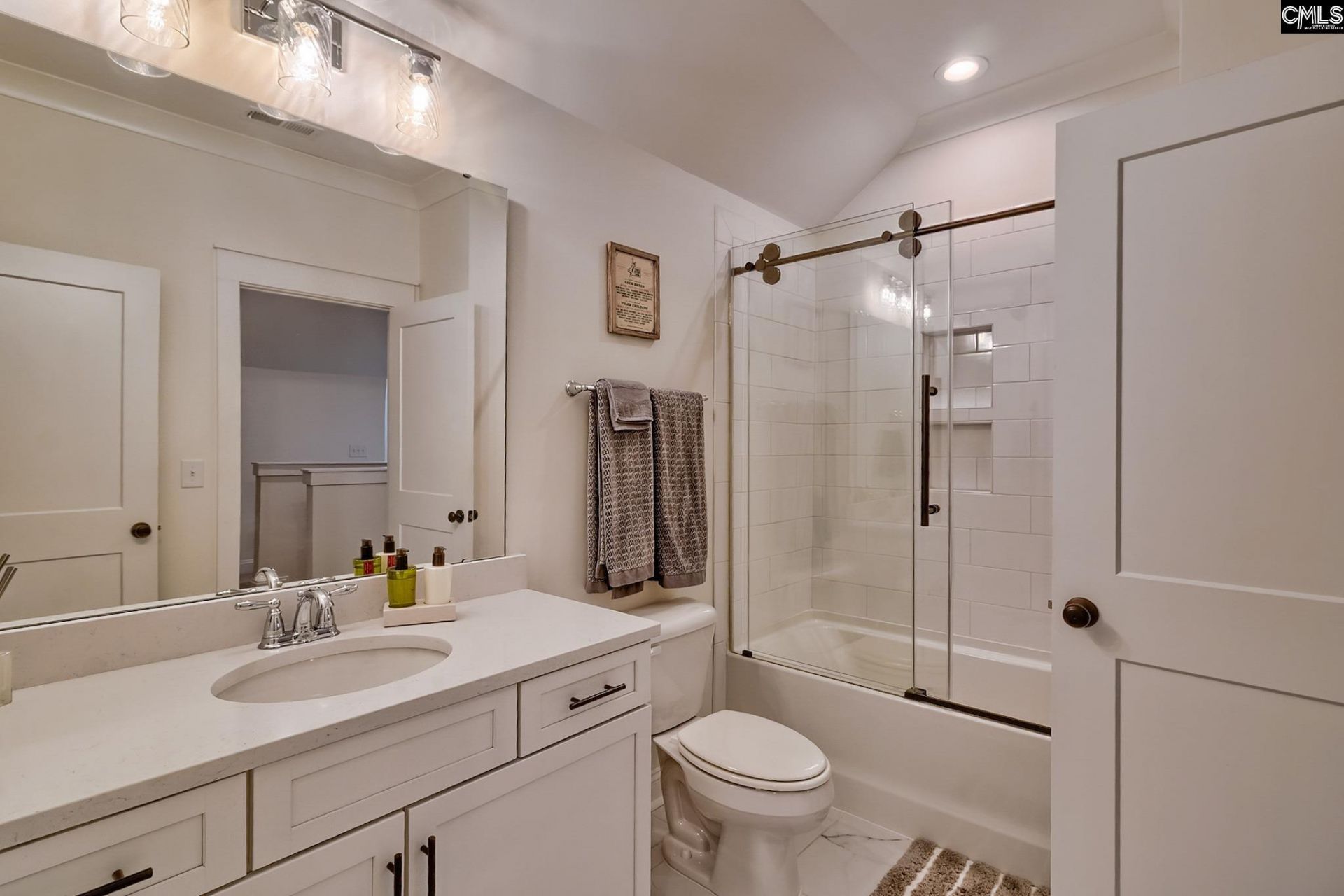211 Clayborn Drive  Photo 32