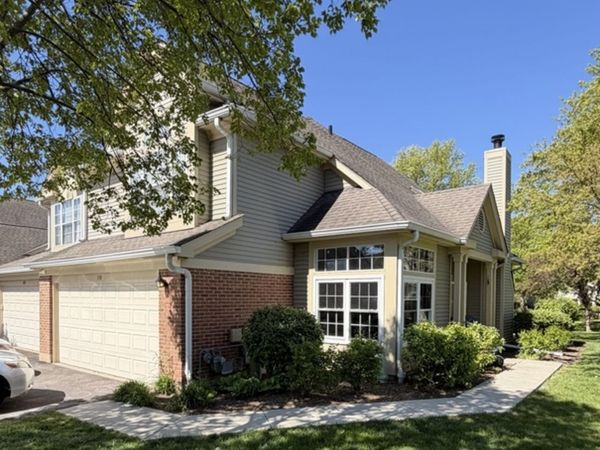 110 THISTLE Court , Schaumburg, IL 60194