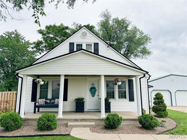660 County Road 621 , Linn, MO 65051