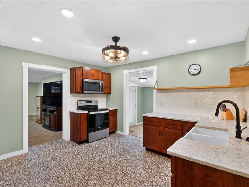 2480 Deerford Avenue SW, Massillon, OH 44647 Photo 13