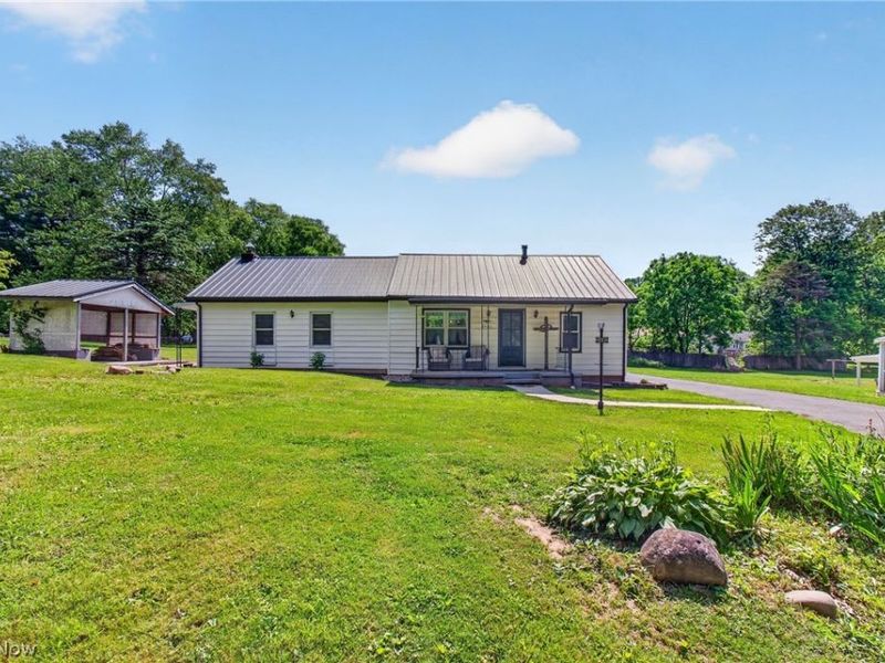 2480 Deerford Avenue SW, Massillon, OH 44647 Photo 2