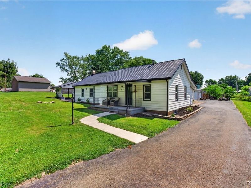 2480 Deerford Avenue SW, Massillon, OH 44647 Photo 3