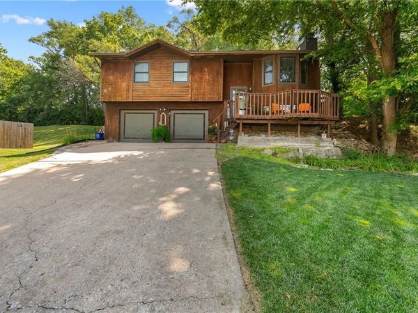 5724 Miami Avenue, Kansas City, KS 66106