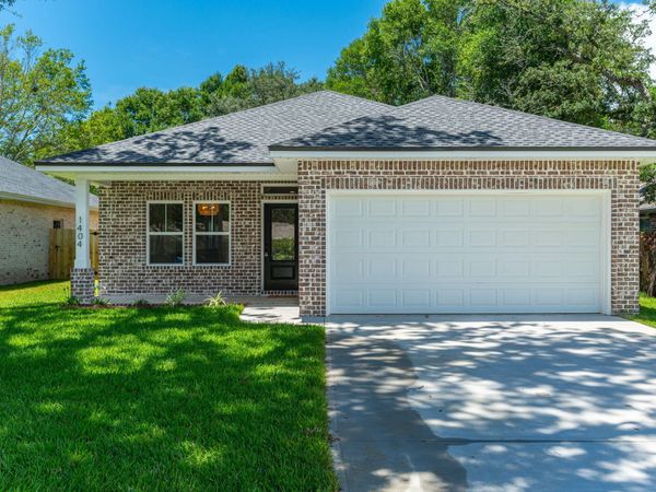 1404 Hickory Street, Niceville, FL 32578