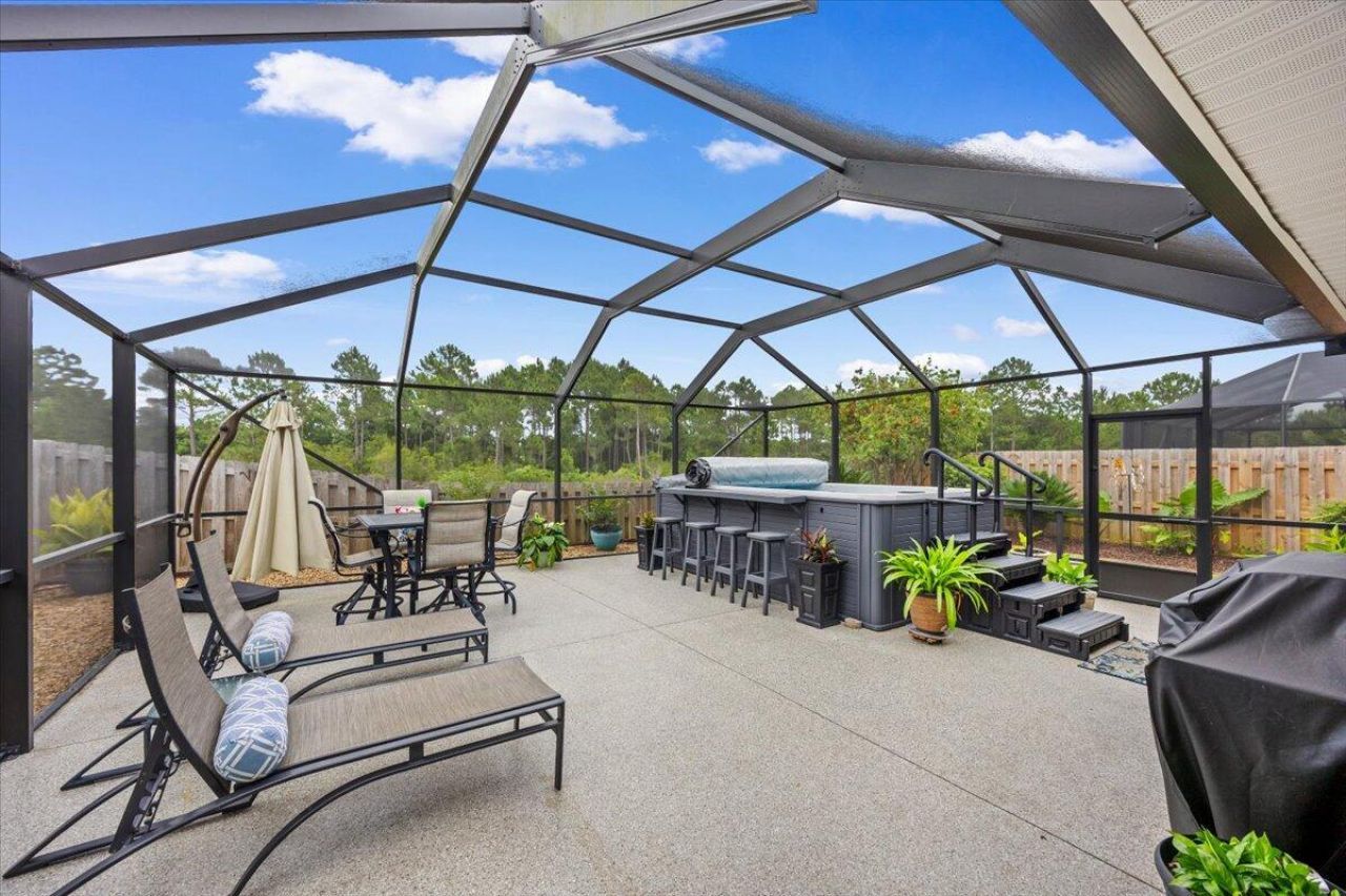 1692 Waterford Sound Boulevard, Gulf Breeze, FL 32563 Main Photo