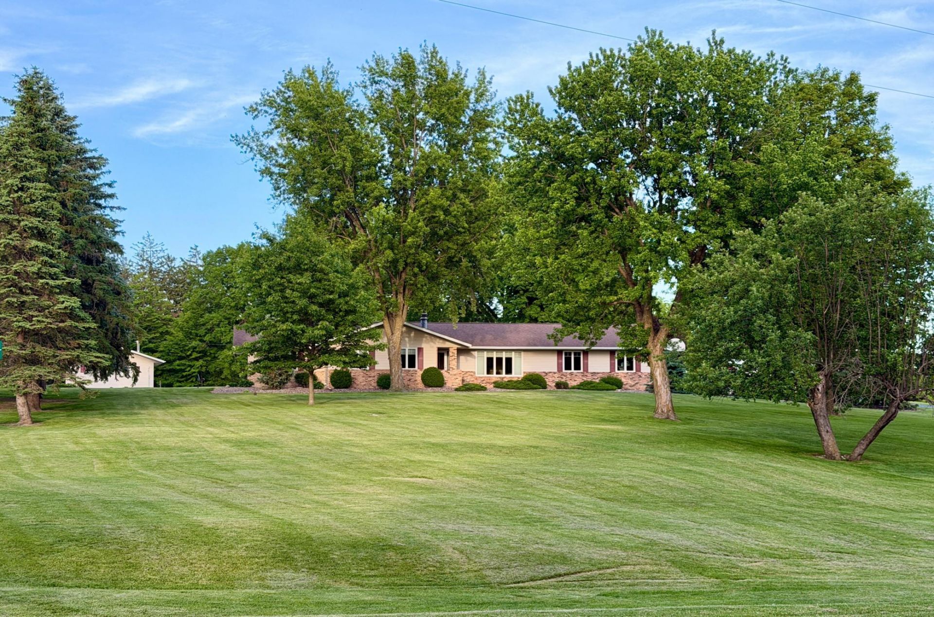 11560 767th Avenue , Le Roy, MN 55951