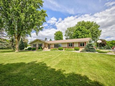 11560 767th Avenue, Le Roy, MN 55951
