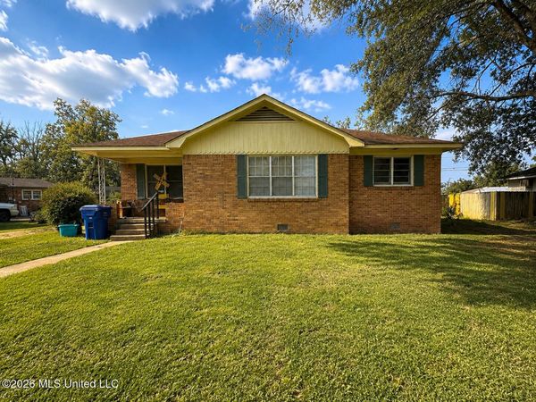 103 Park Street, Batesville, MS 38606