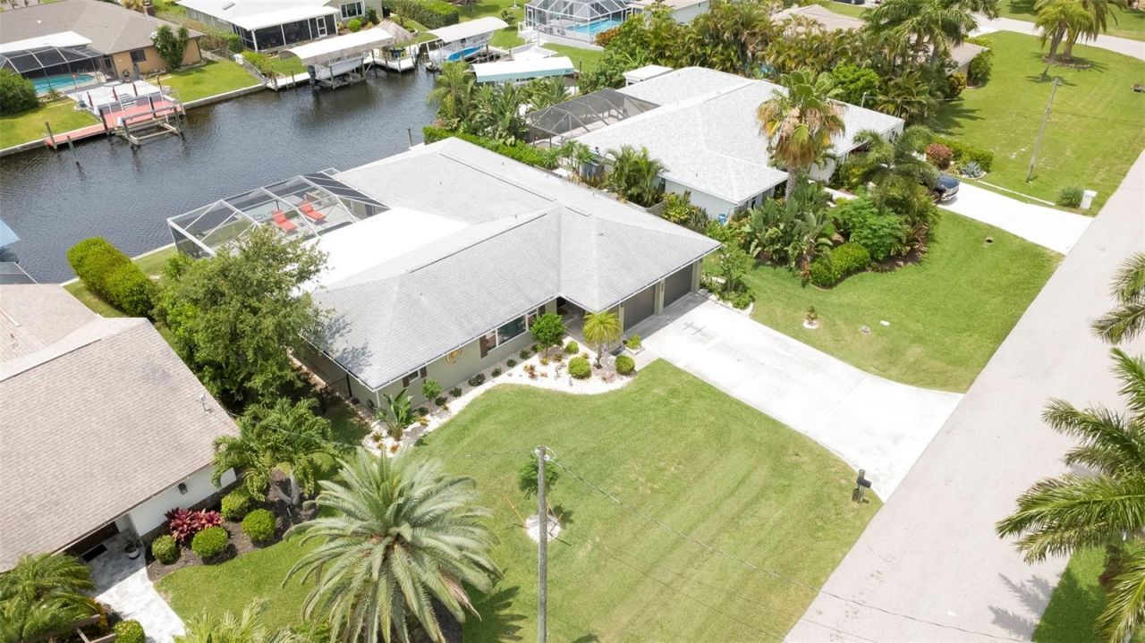 1820 SE 36th Terrace , Cape Coral, FL 33904 Photo