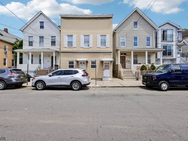 523 Franklin St, Elizabeth, NJ 07206
