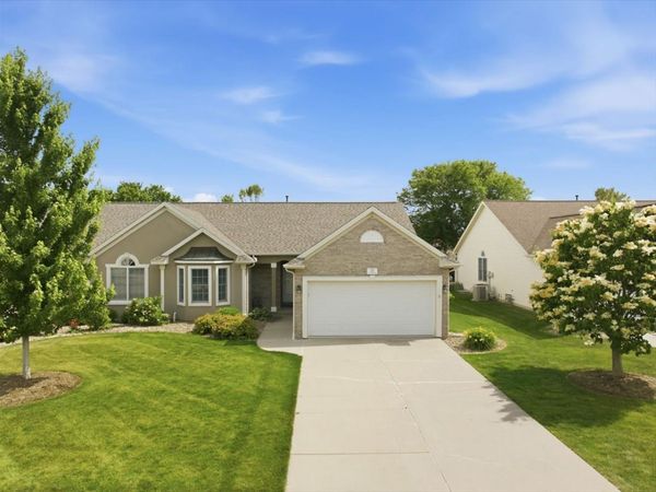 25 Inglewood Lane , Bloomington, IL 61704