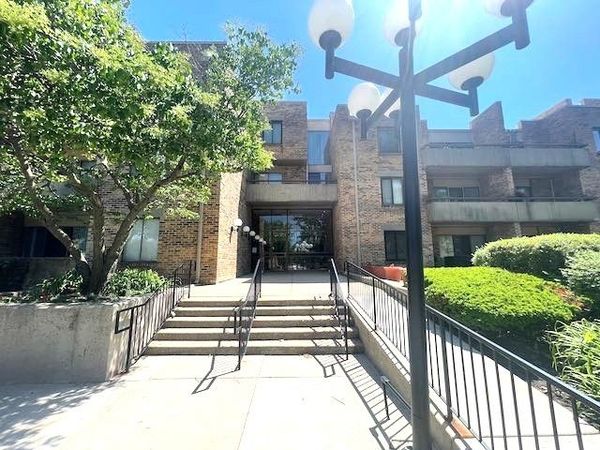 1912 Prairie Square, Unit 219, Schaumburg, IL 60173