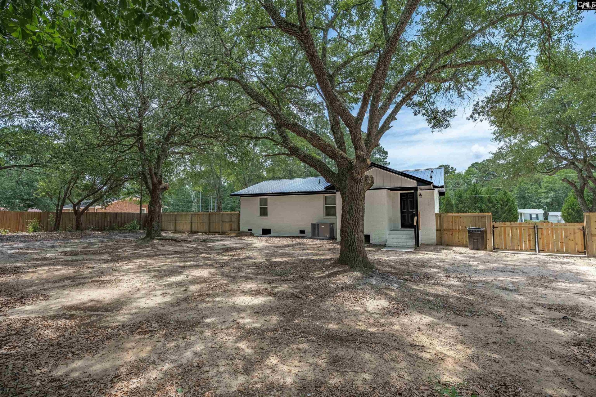 274 Swansea Road Photo 17
