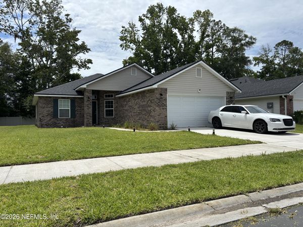 8112 HELMSLEY Boulevard, Jacksonville, FL 32219