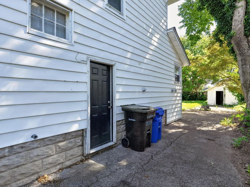 228 N Warren Avenue , Columbus, OH 43204 Photo 3