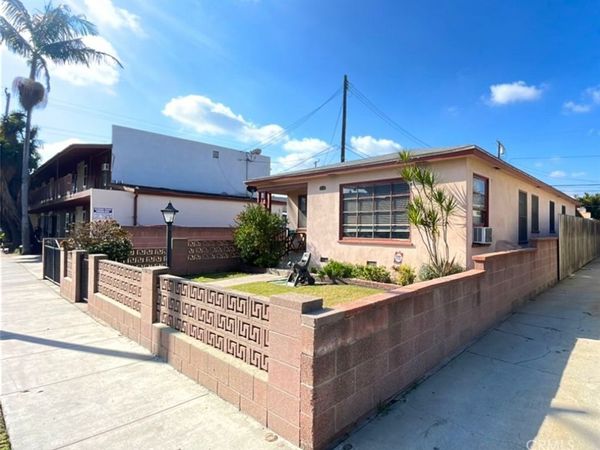 5821 John Avenue , Long Beach, CA 90805