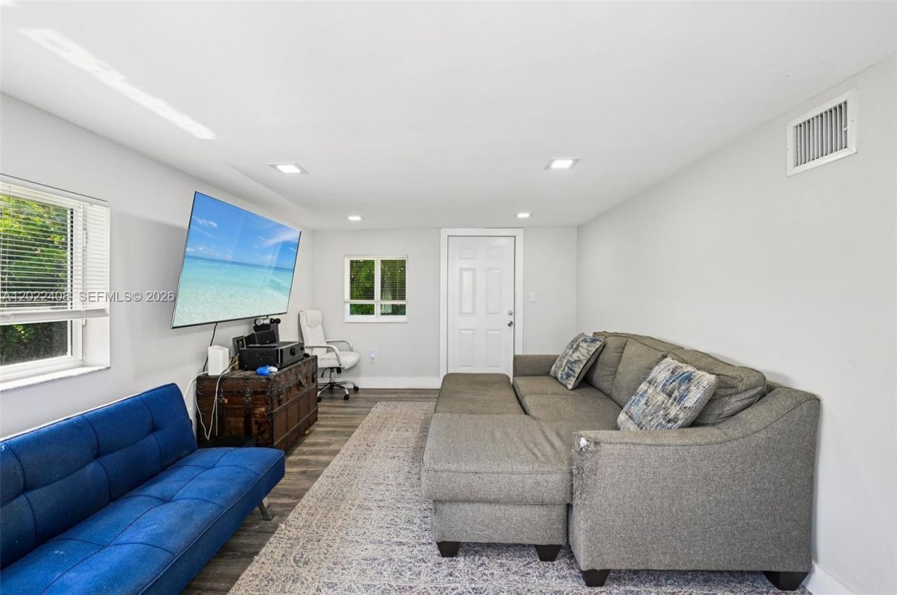 2897 NE 12th Ave , Pompano Beach, FL 33064 Photo