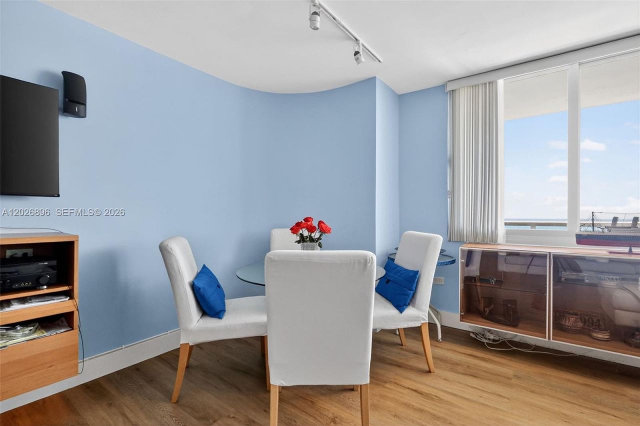7135 Collins Ave , Unit 1124, Miami Beach, FL 33141 Photo