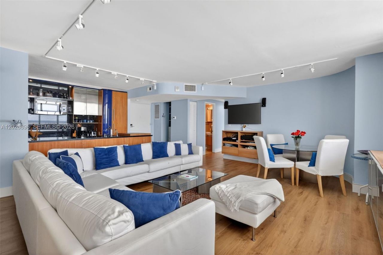 7135 Collins Ave , Unit 1124, Miami Beach, FL 33141 Photo