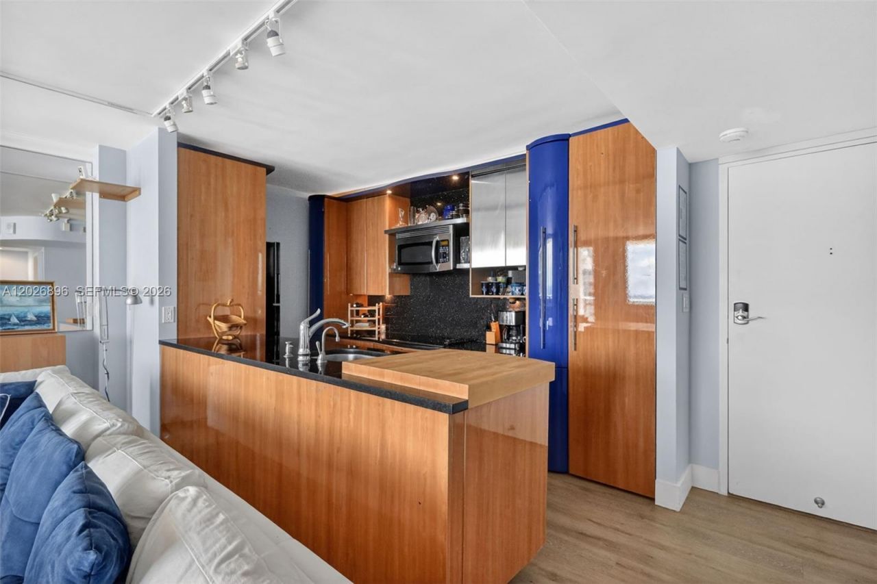 7135 Collins Ave , Unit 1124, Miami Beach, FL 33141 Photo