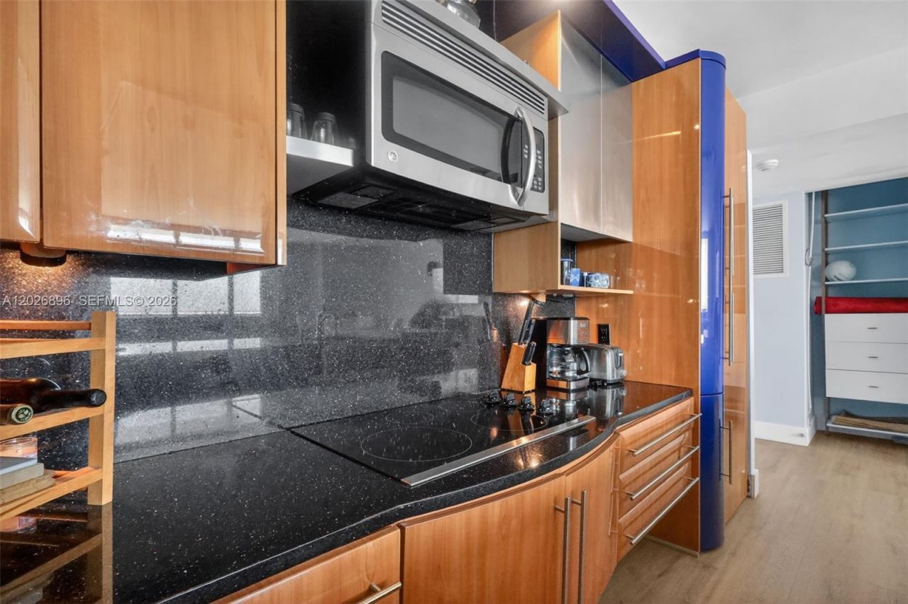 7135 Collins Ave , Unit 1124, Miami Beach, FL 33141 Photo