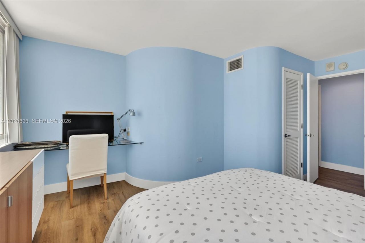 7135 Collins Ave , Unit 1124, Miami Beach, FL 33141 Photo