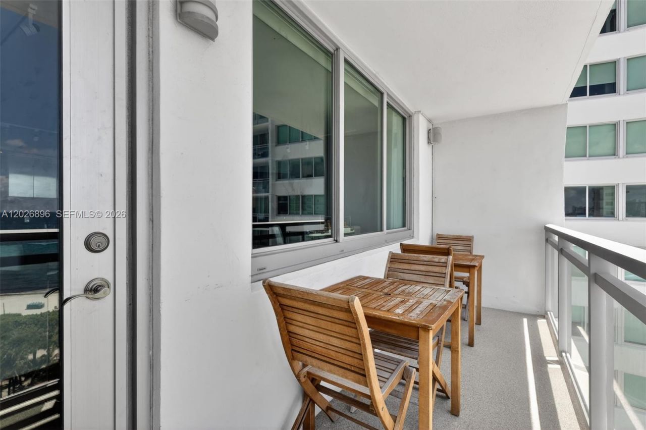 7135 Collins Ave , Unit 1124, Miami Beach, FL 33141 Photo