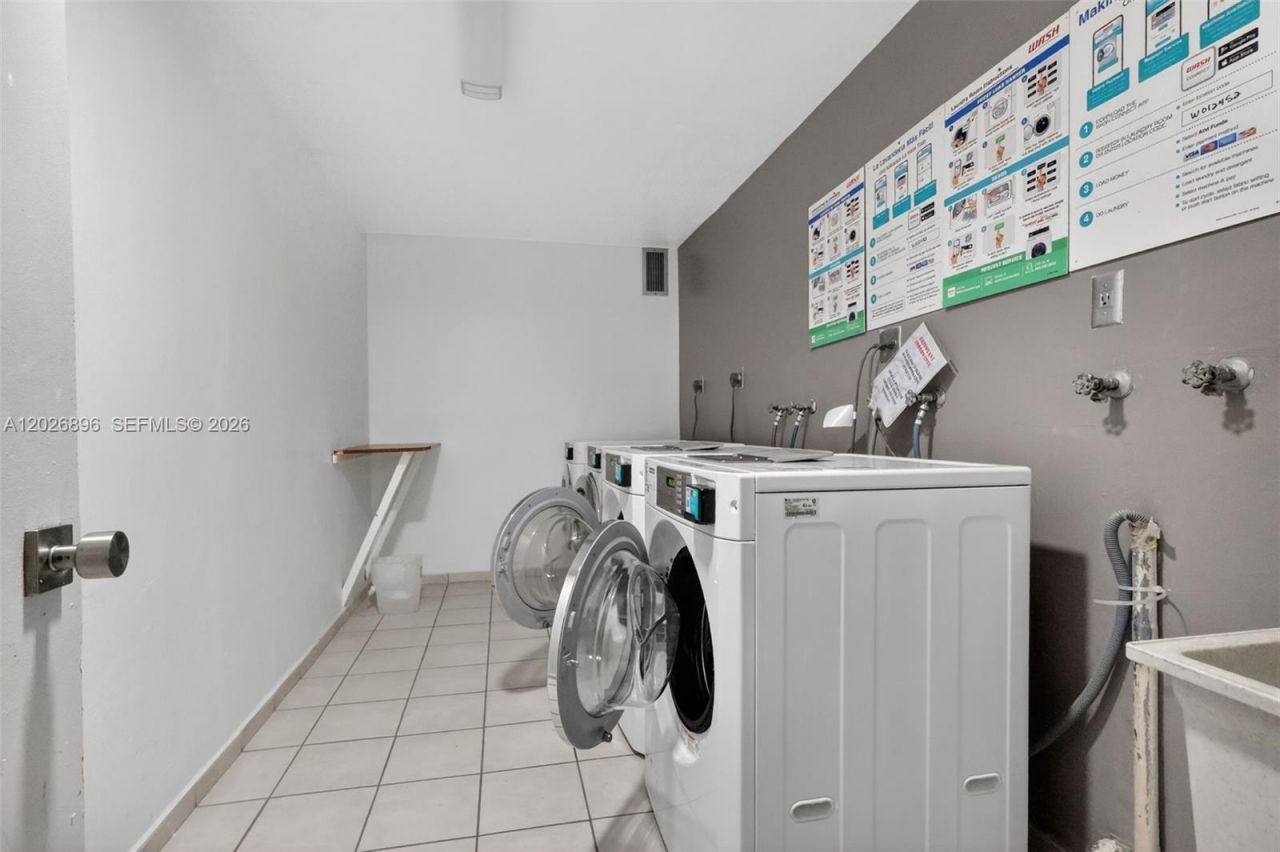 7135 Collins Ave , Unit 1124, Miami Beach, FL 33141 Photo