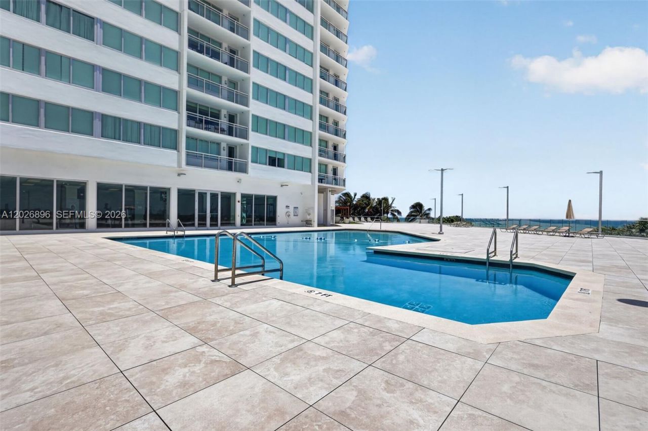 7135 Collins Ave , Unit 1124, Miami Beach, FL 33141 Photo