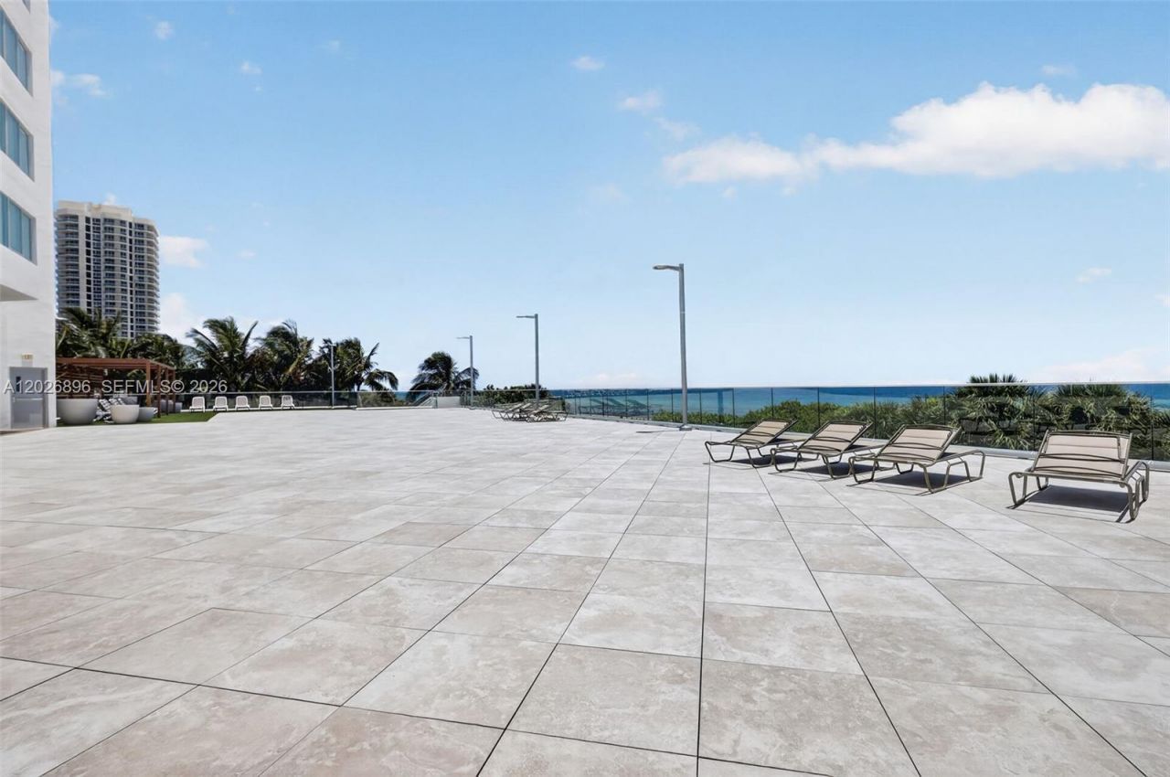 7135 Collins Ave , Unit 1124, Miami Beach, FL 33141 Photo