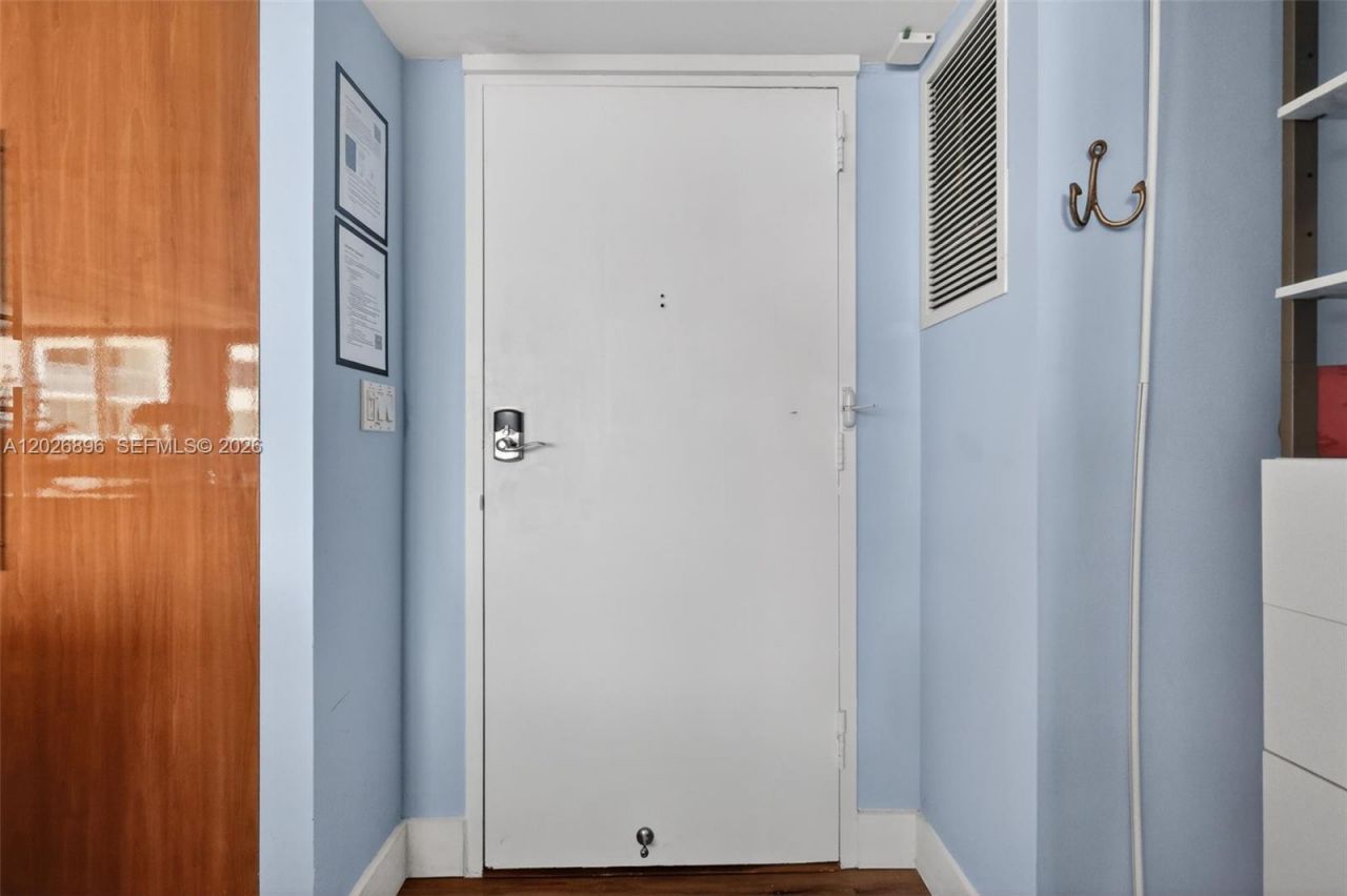 7135 Collins Ave , Unit 1124, Miami Beach, FL 33141 Photo
