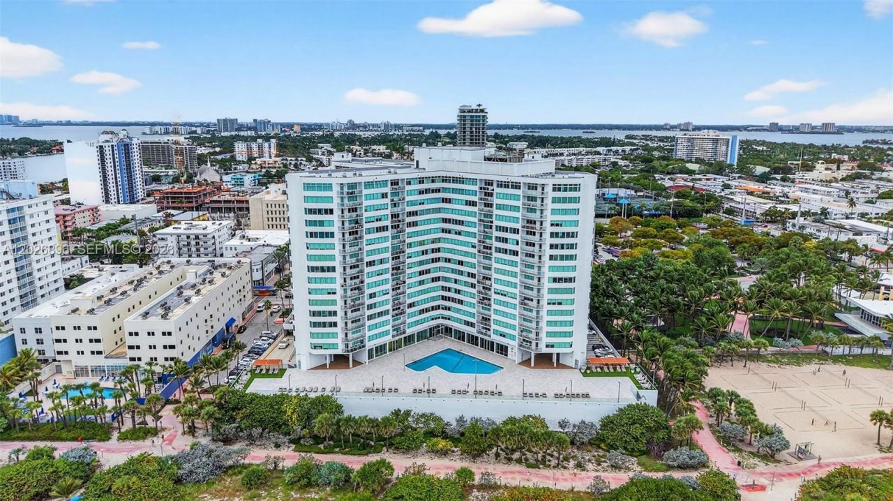 7135 Collins Ave , Unit 1124, Miami Beach, FL 33141 Photo