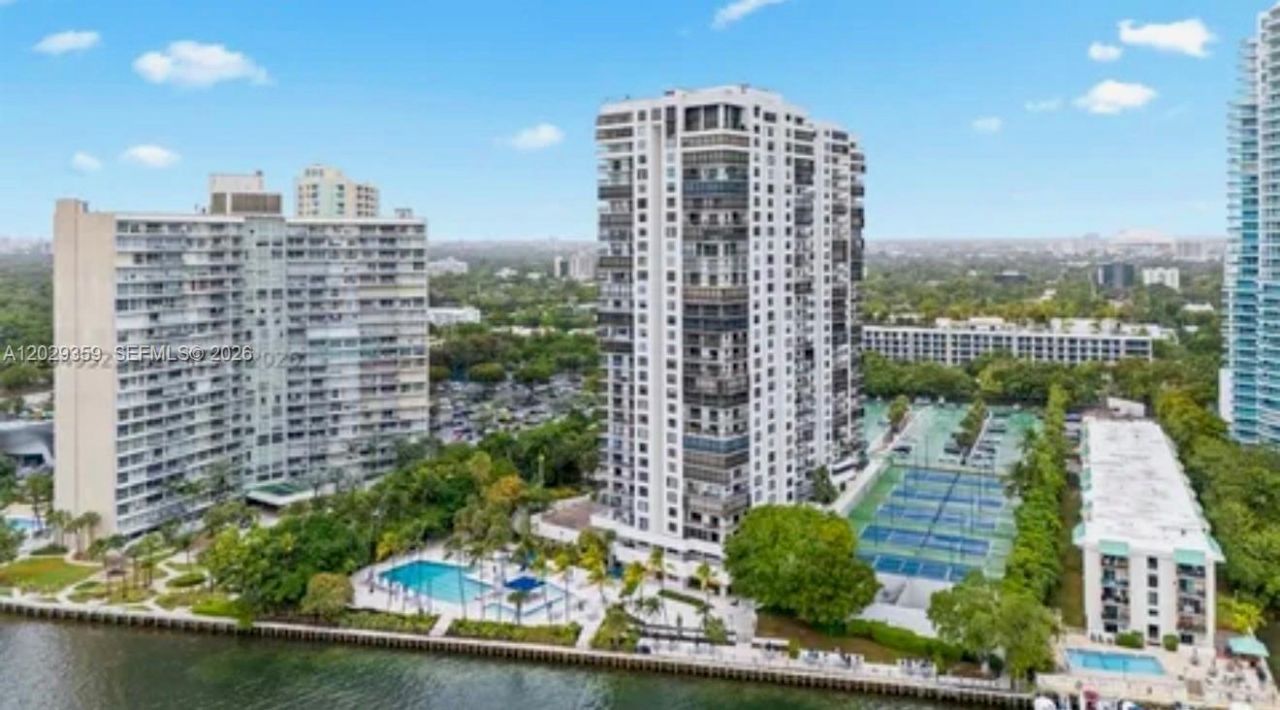 2333 Brickell Ave, Unit 1402, Miami, FL 33129 Photo