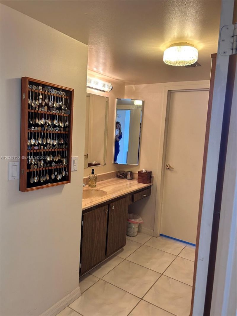 2333 Brickell Ave, Unit 1402, Miami, FL 33129 Photo
