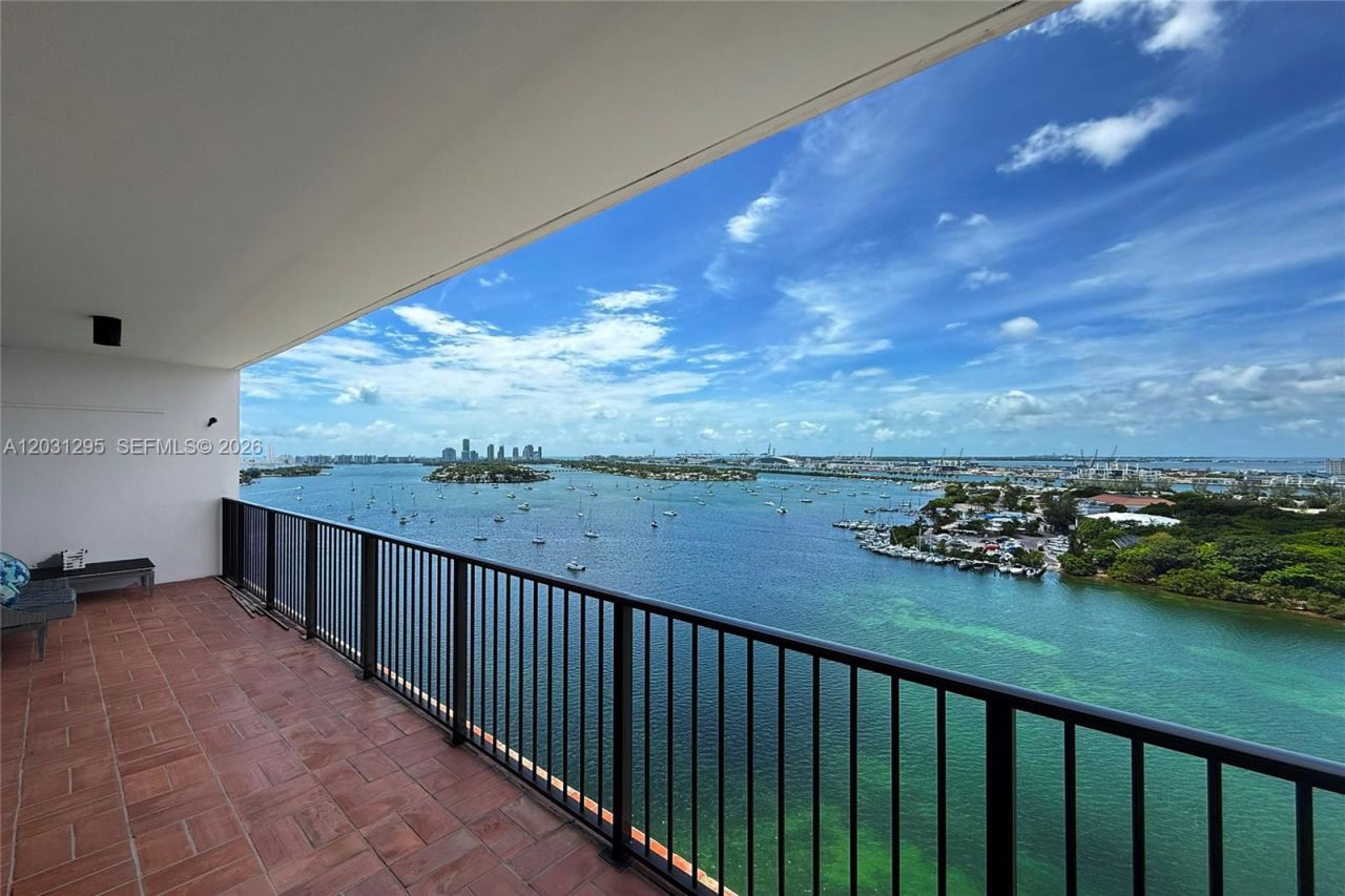 1000 Venetian Way, Unit 1703, Miami, FL 33139 Photo