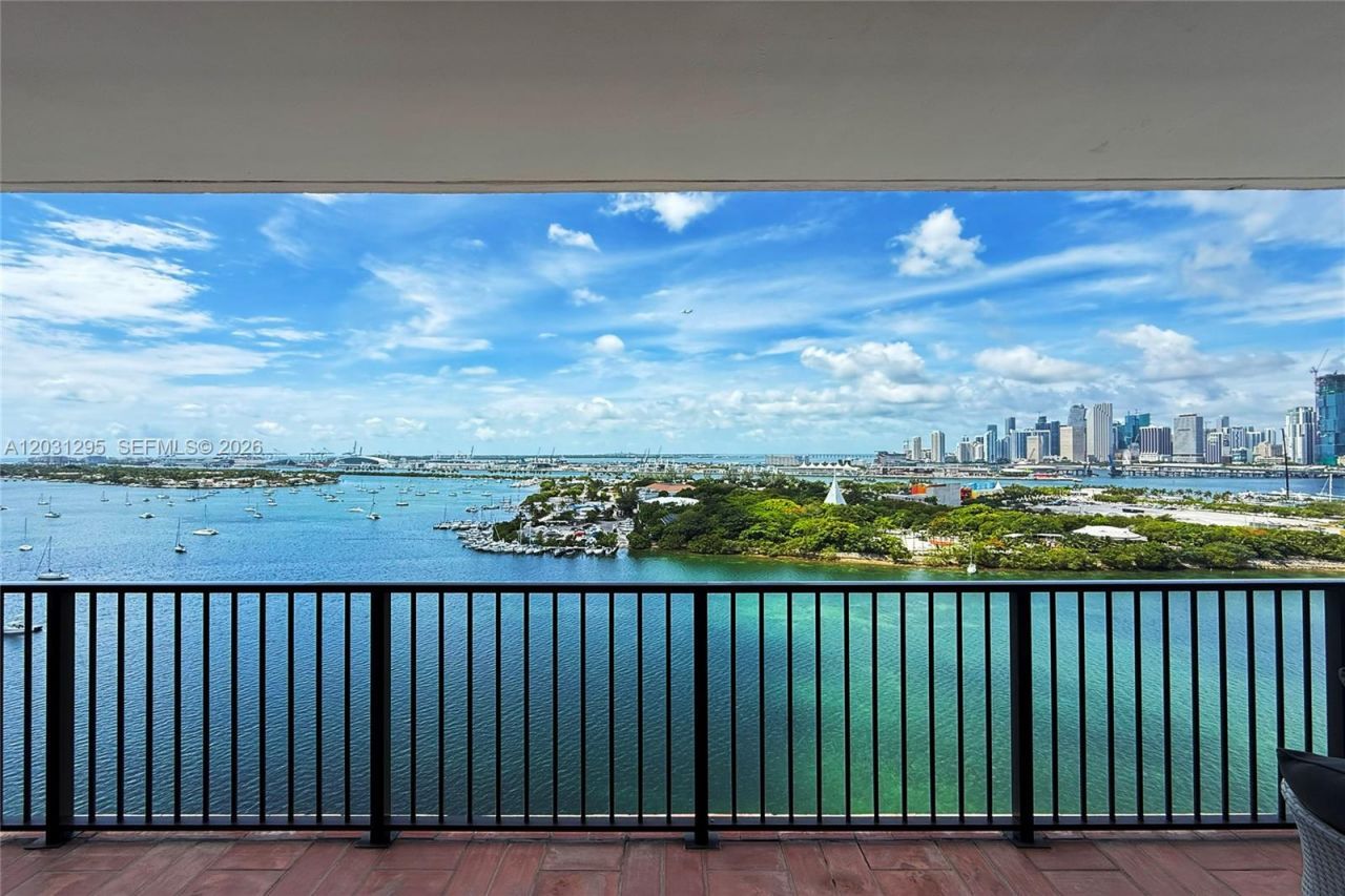 1000 Venetian Way, Unit 1703, Miami, FL 33139 Photo